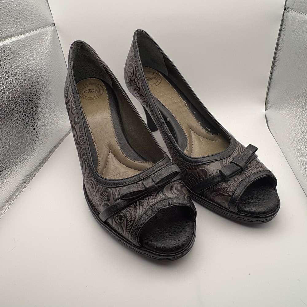Nurture Sandee Womens 7.5 M Black Embossed Floral Leather Peep Toe Bow Pumps